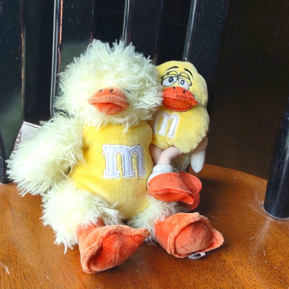Vintage Boyd's Yellow M&M Stuffed Chick - Picture 3 of 9
